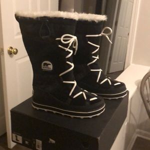 Sorel Galaxy Explorer. Size 8. Never worn.